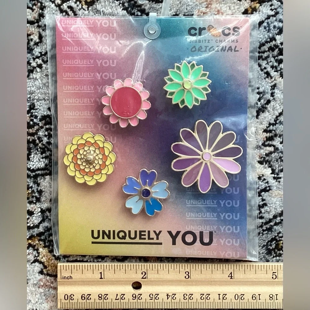 CROCS Jibbitz Uniquely You Floral Charm - Picture 4 of 4